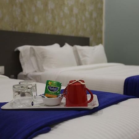 Ocean Suites Hotel Мумбаї Екстер'єр фото