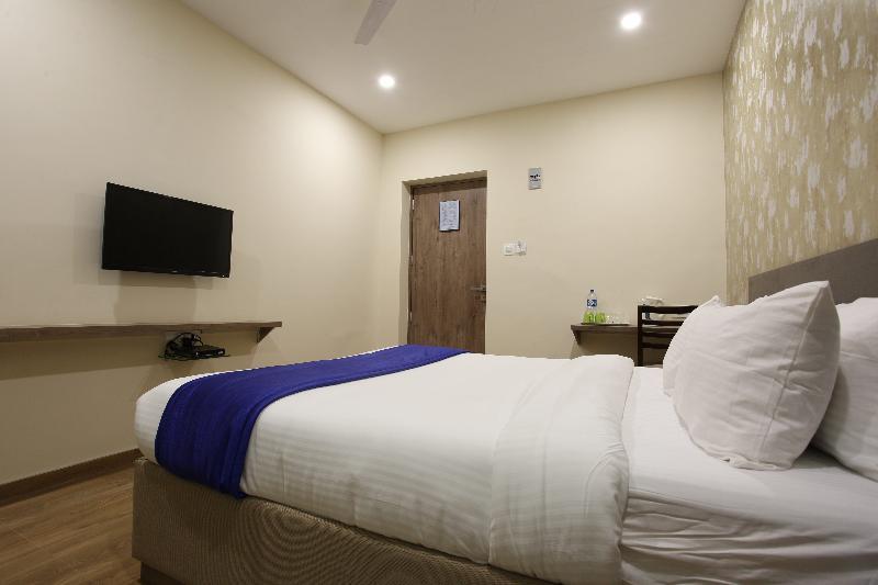 Ocean Suites Hotel Мумбаї Екстер'єр фото