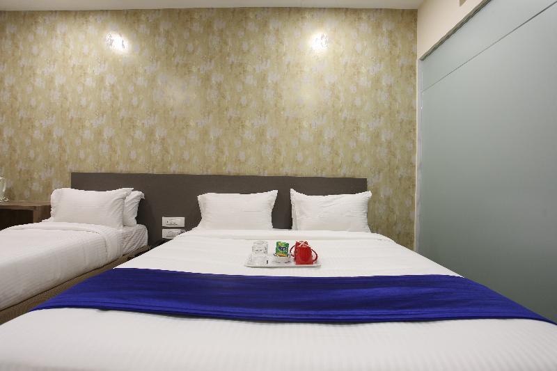 Ocean Suites Hotel Мумбаї Екстер'єр фото