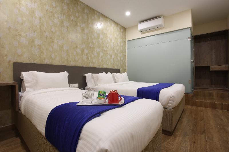 Ocean Suites Hotel Мумбаї Екстер'єр фото